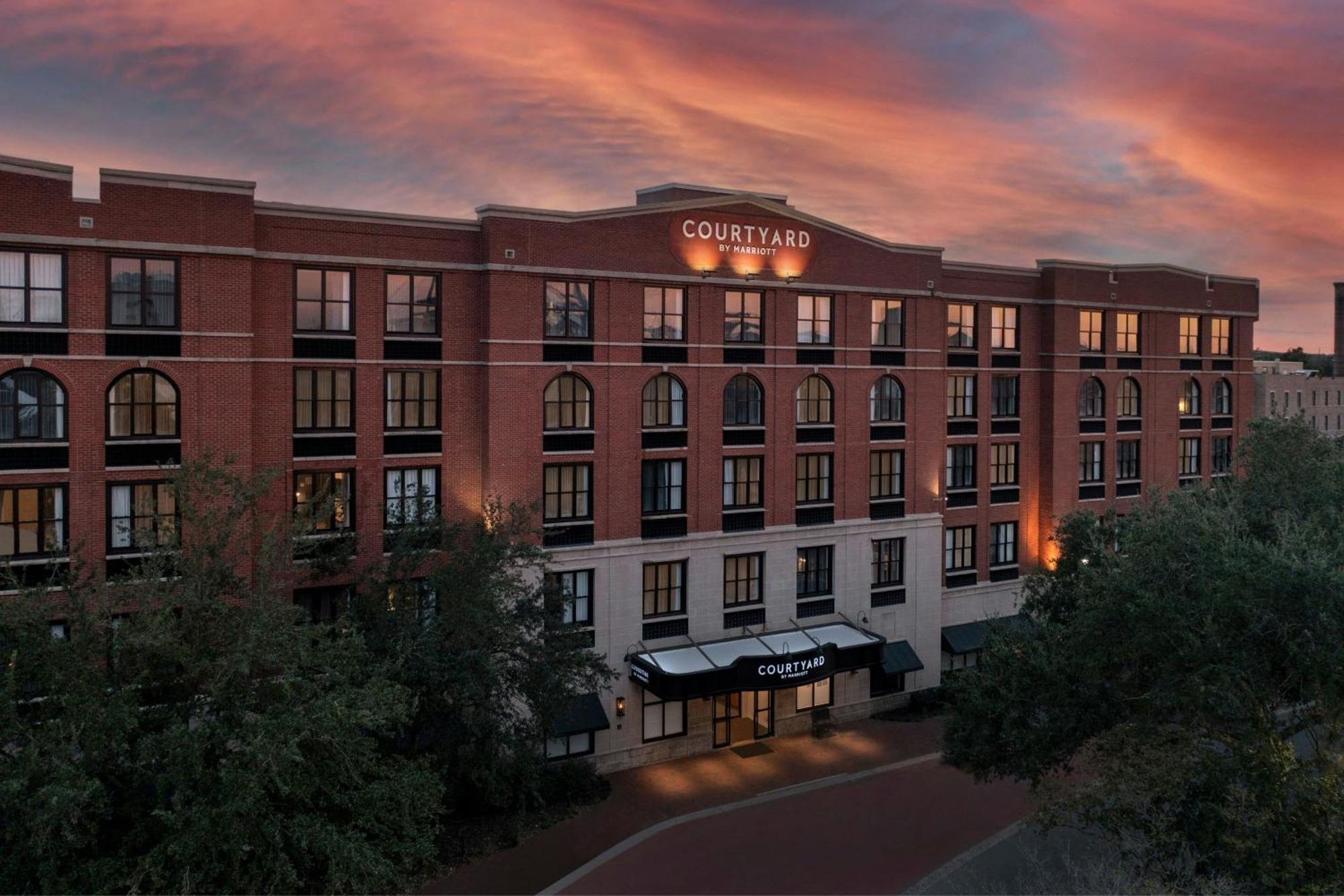 Courtyard By Marriott Savannah Downtown - Historic District Екстериор снимка